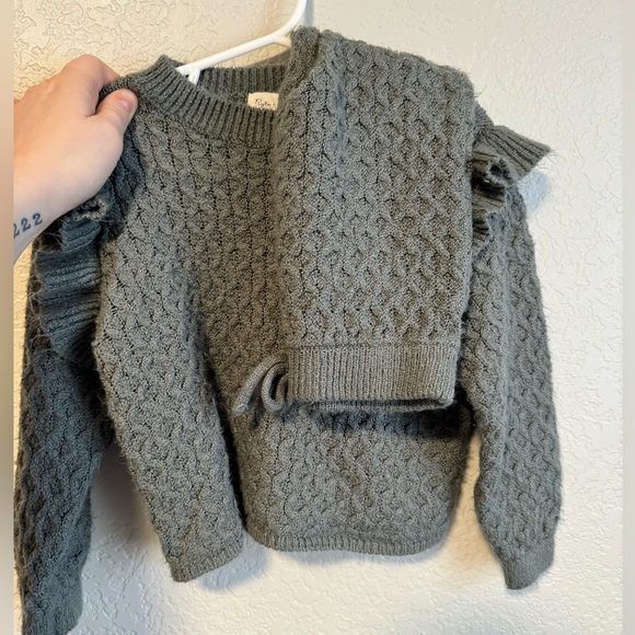 SOLD Rylee + Cru sweater set - Picture 1 of 2